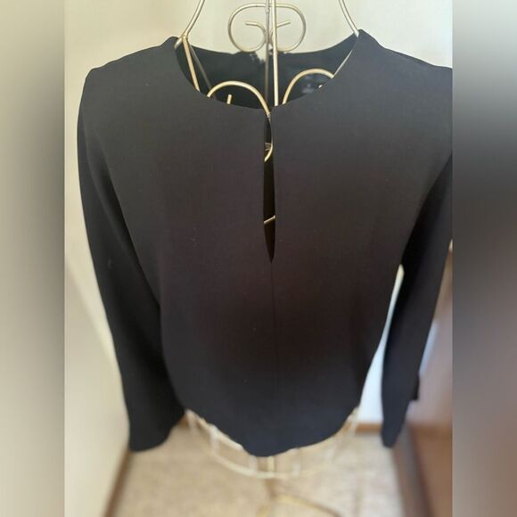 J.Crew 365 black long sleeve back zip long sleeve top with slit detail size 2 - Picture 9 of 10